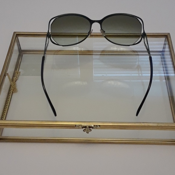 New ?Armani Exchange sunnies?